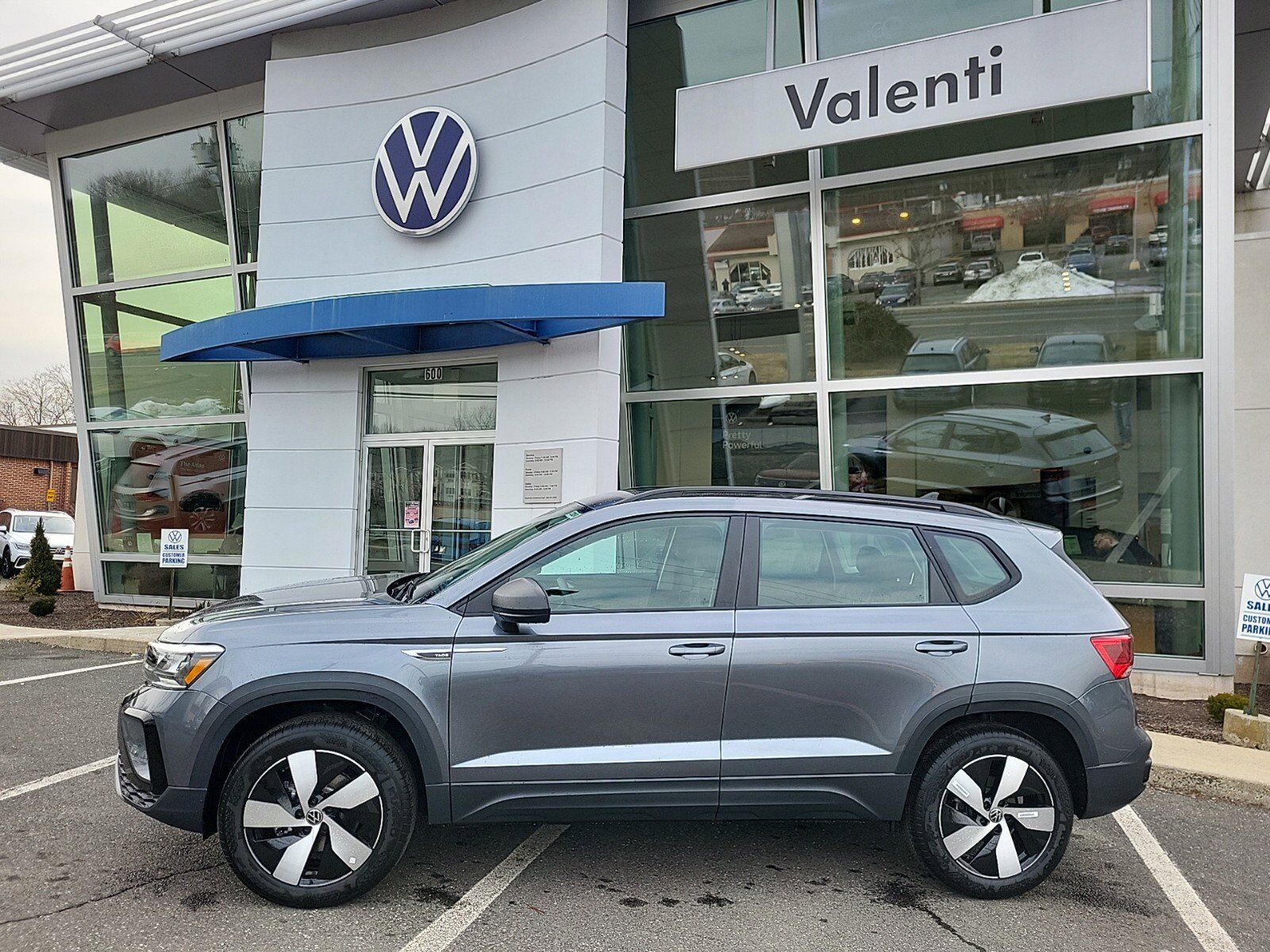 2024 VOLKSWAGEN Taos 4Motion