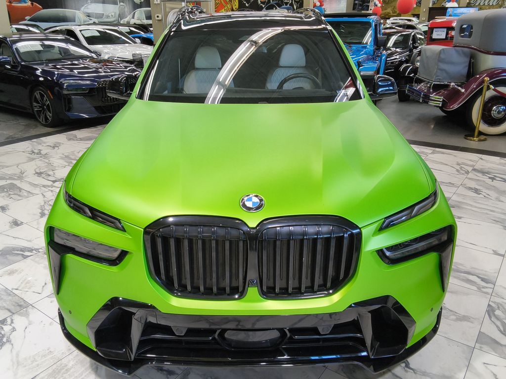 2023 BMW X7