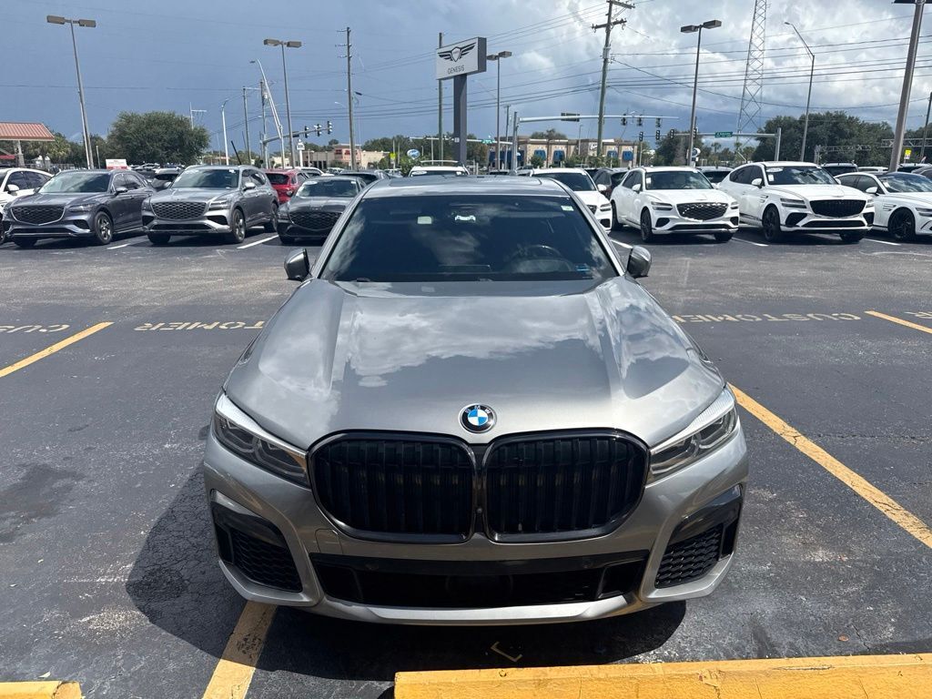 2022 BMW 750i