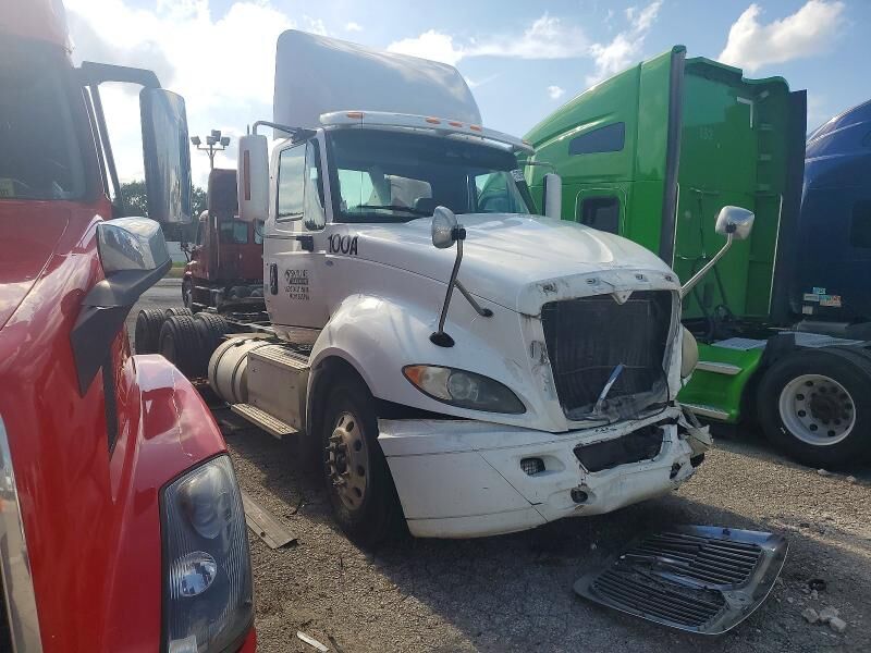 2015 INTERNATIONAL LF687