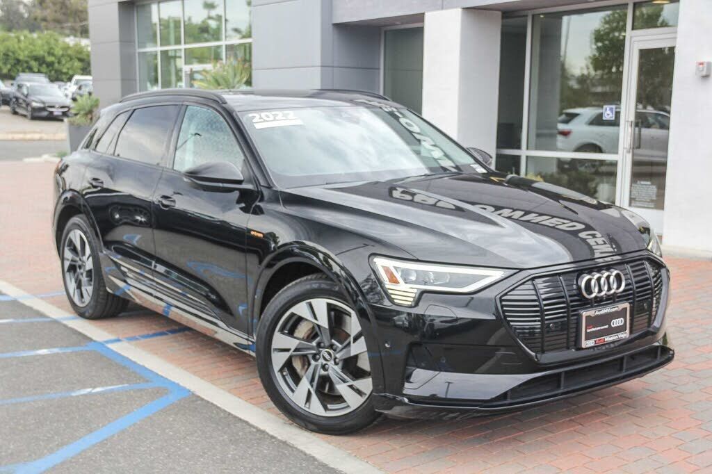 2022 AUDI e-tron