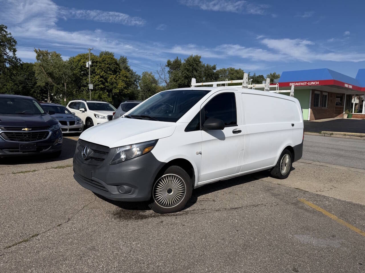 2019 MERCEDES-BENZ METRIS