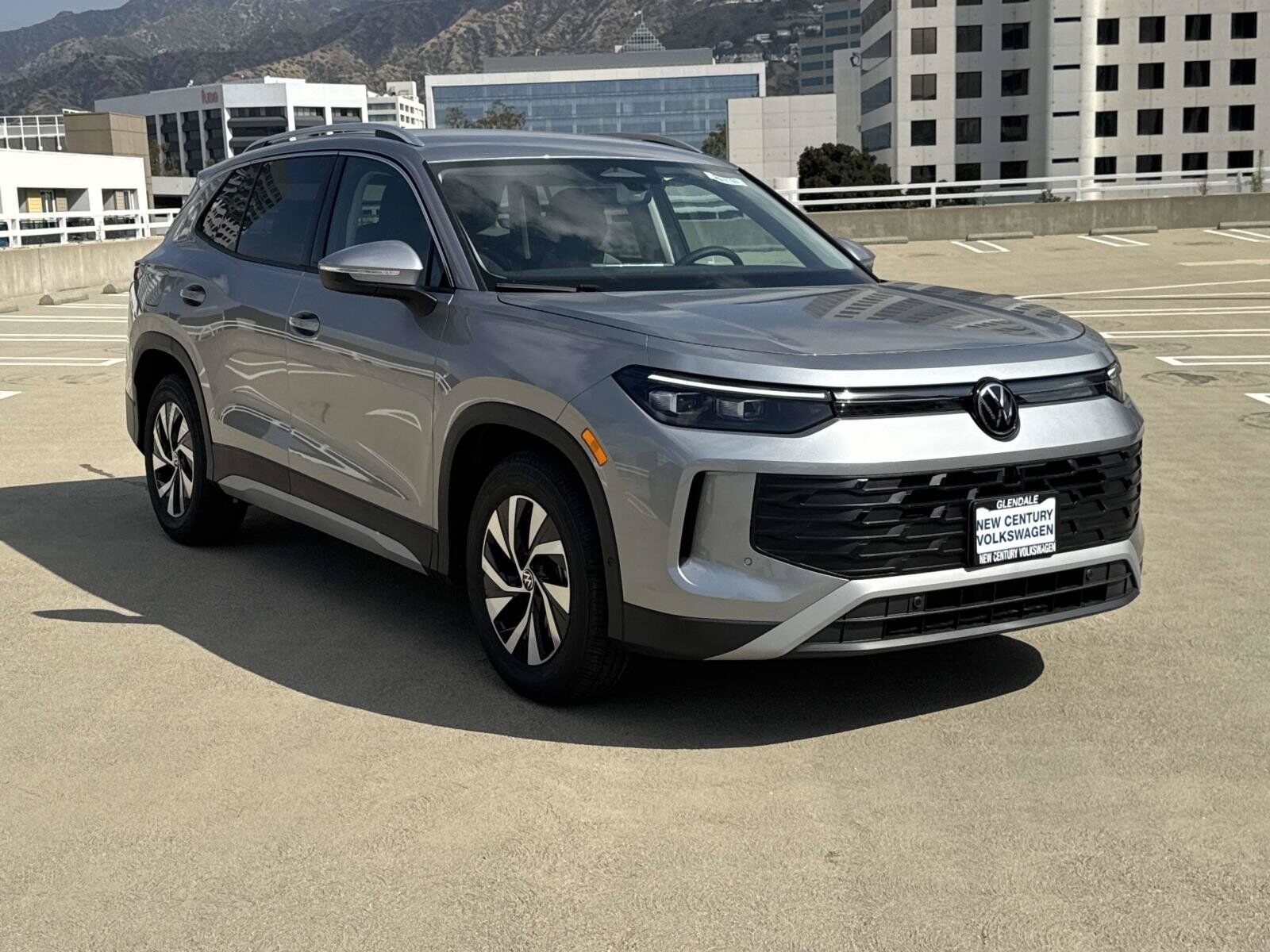 2026 VOLKSWAGEN Tiguan