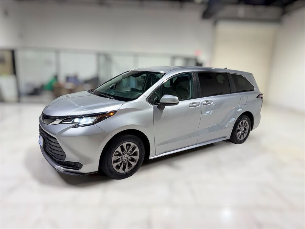 2023 TOYOTA Sienna