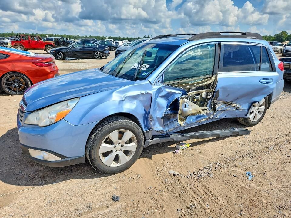 2011 SUBARU Outback
