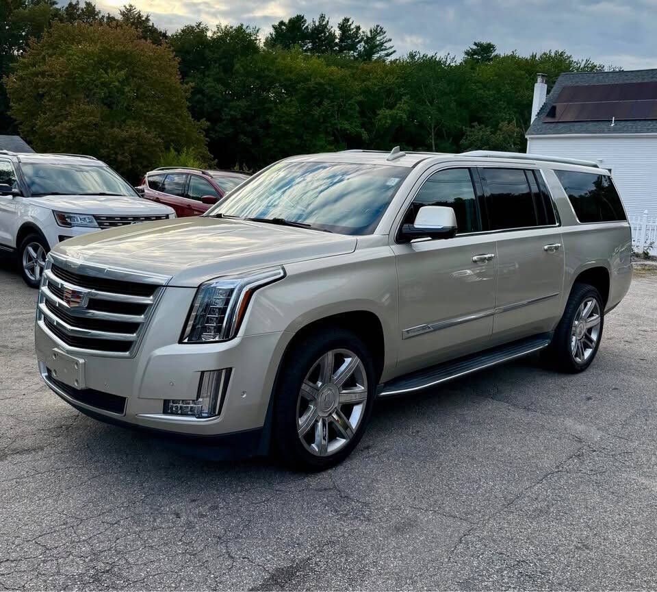 2017 CADILLAC Escalade ESV