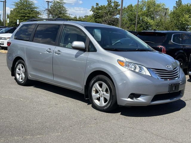 2015 TOYOTA Sienna