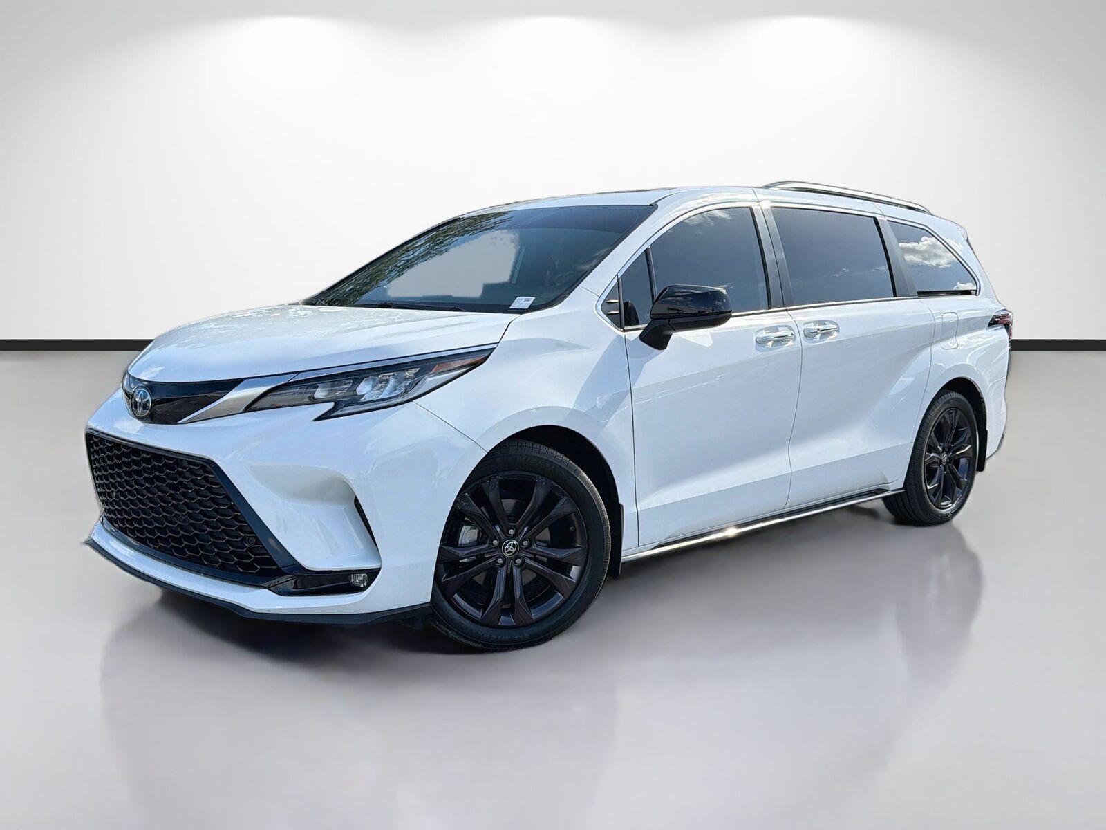 2024 TOYOTA Sienna