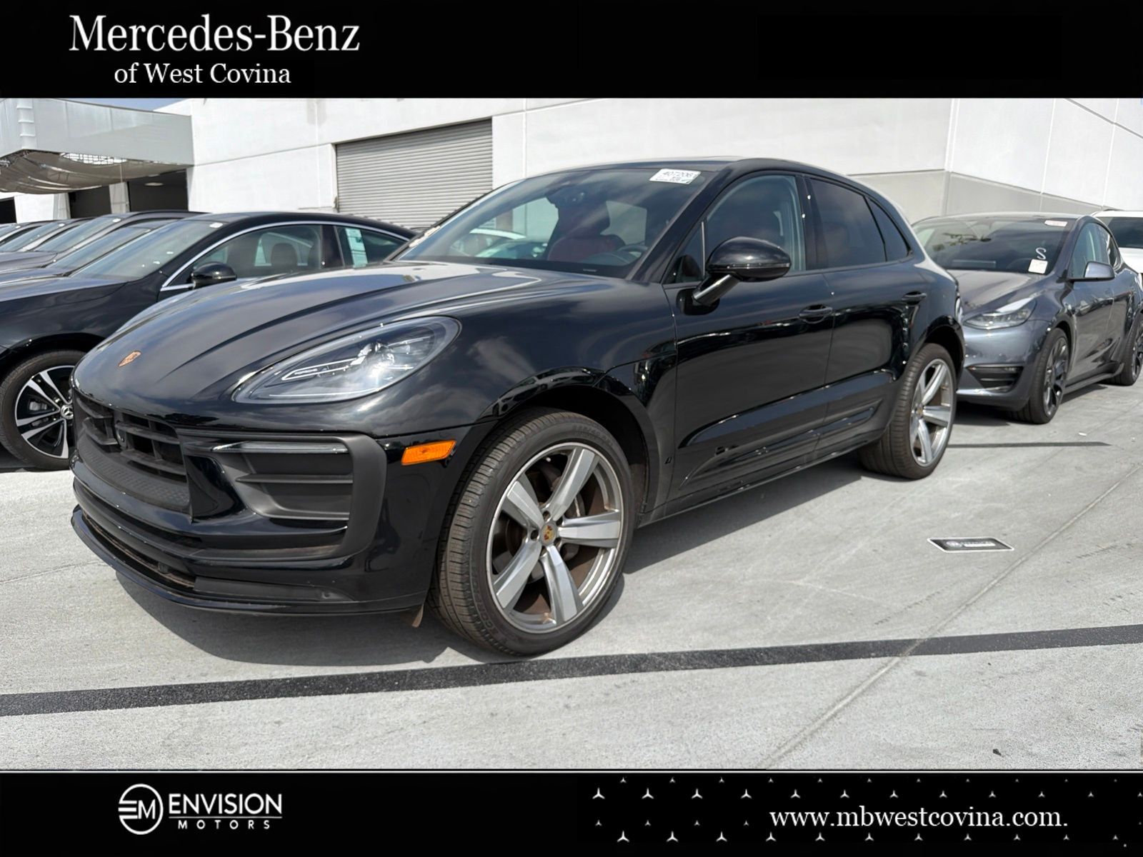 2024 PORSCHE Macan
