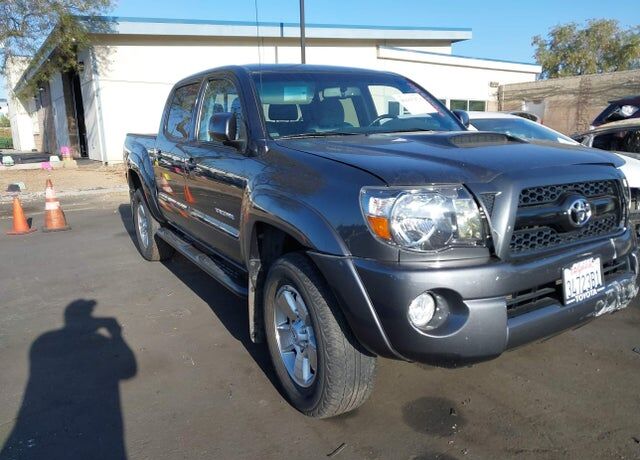 2011 TOYOTA Tacoma