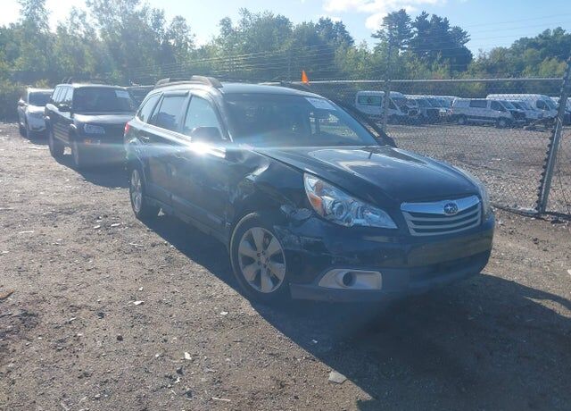 2011 SUBARU Outback
