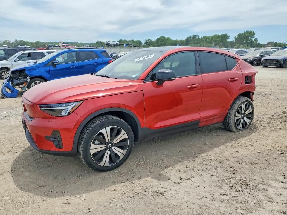 2023 VOLVO C40