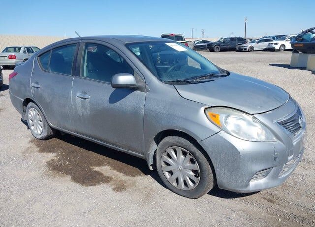 2014 NISSAN Versa