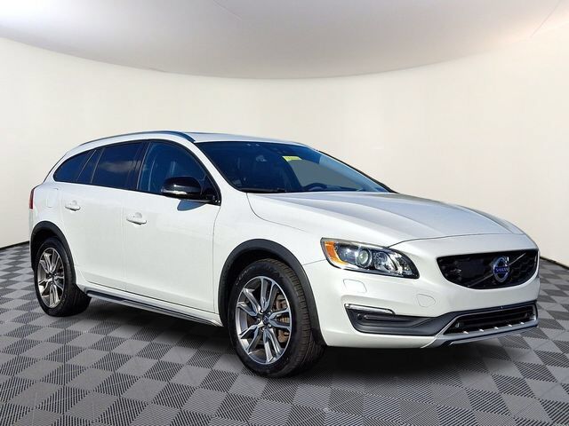 2016 VOLVO V60CC