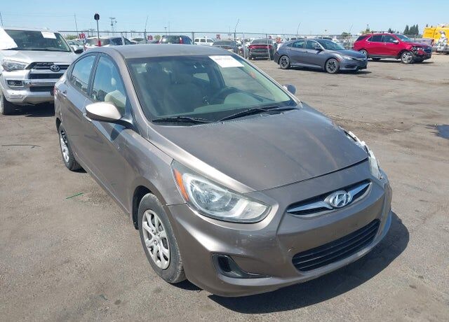 2013 HYUNDAI Accent