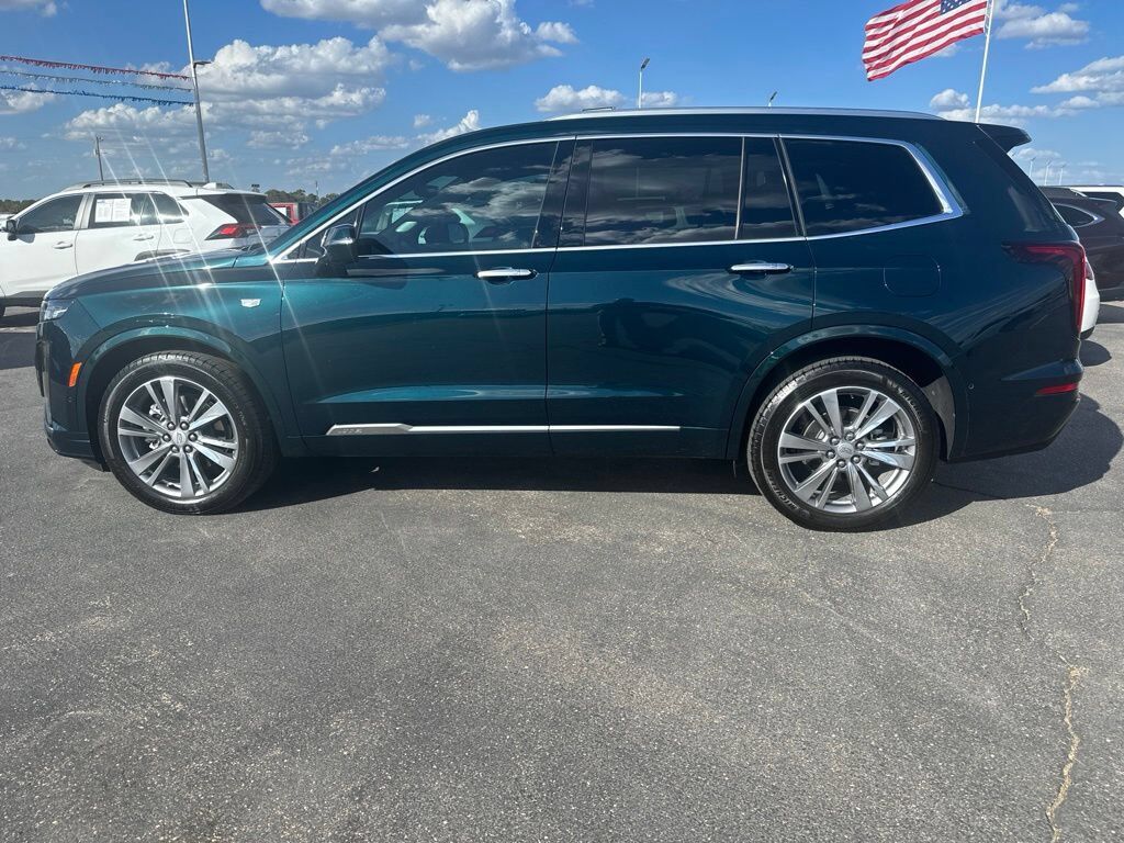 2025 CADILLAC XT6
