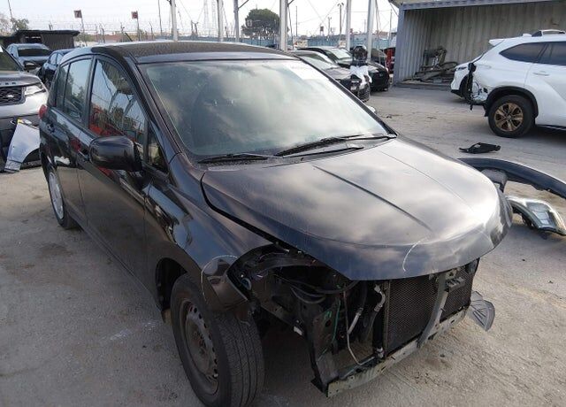 2011 NISSAN Versa