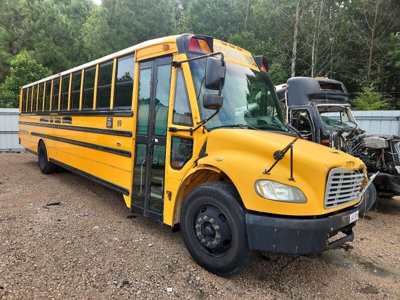 2010 FREIGHTLINER B2 Bus Chassis