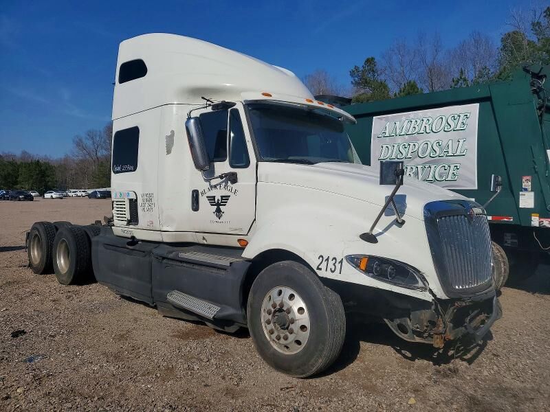 2015 INTERNATIONAL LF687