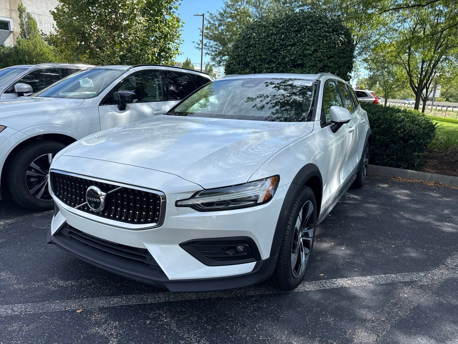 2025 VOLVO V60CC