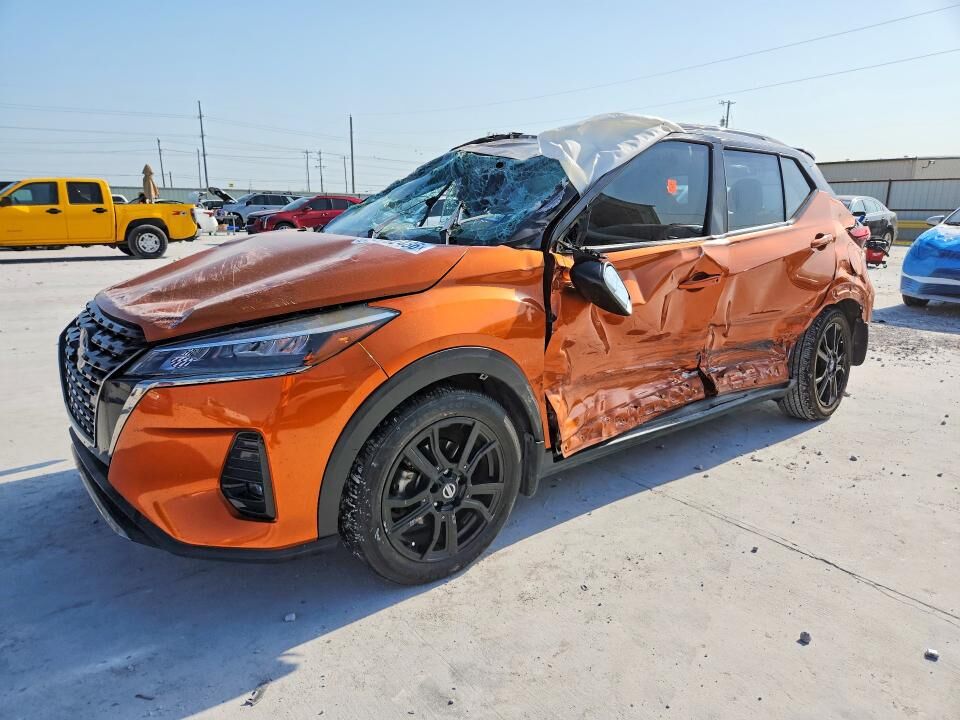2021 NISSAN Kicks