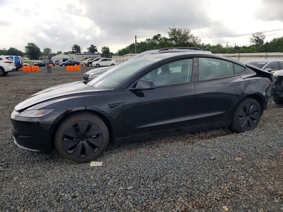 2025 TESLA Model 3
