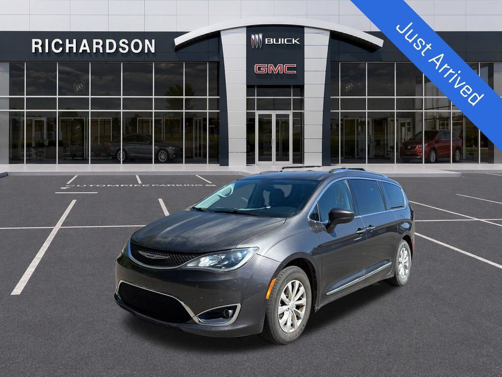 2019 CHRYSLER Pacifica
