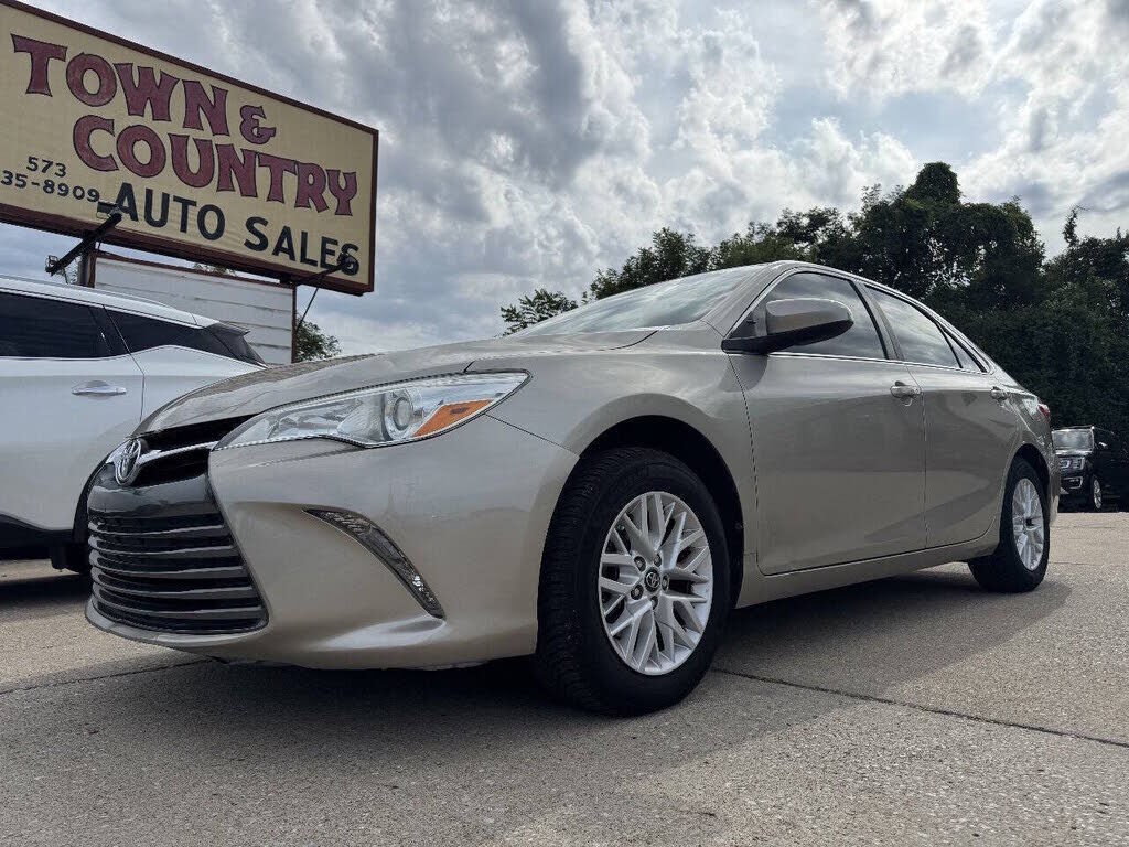 2016 TOYOTA Camry