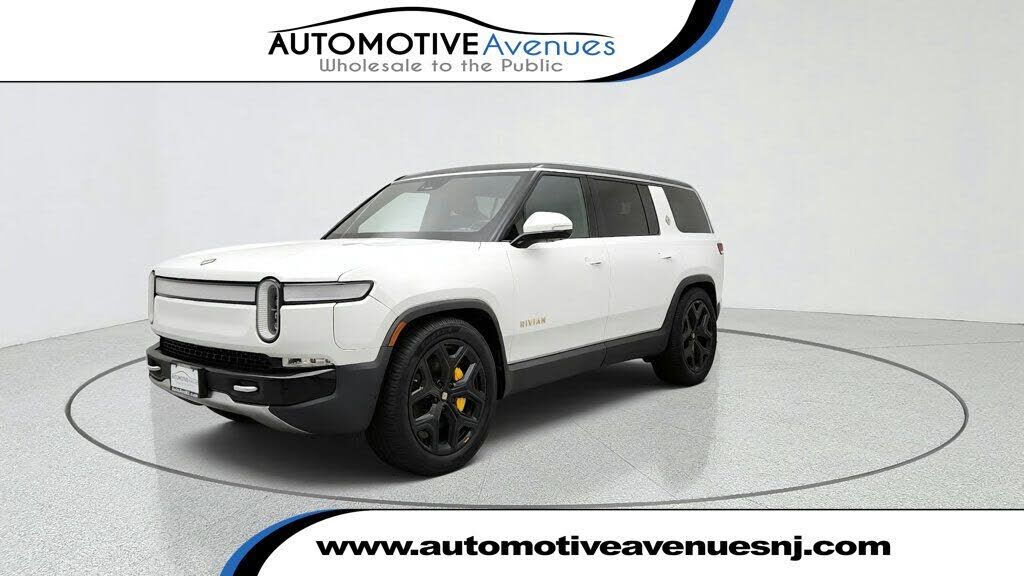 2022 RIVIAN R1S