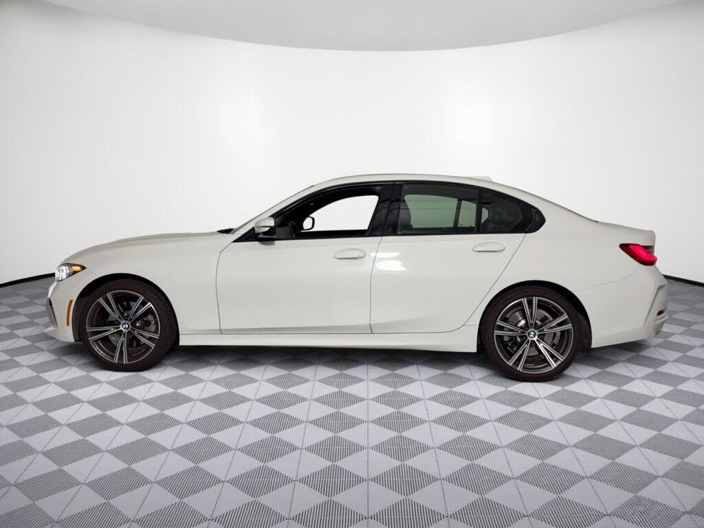 2023 BMW 330i
