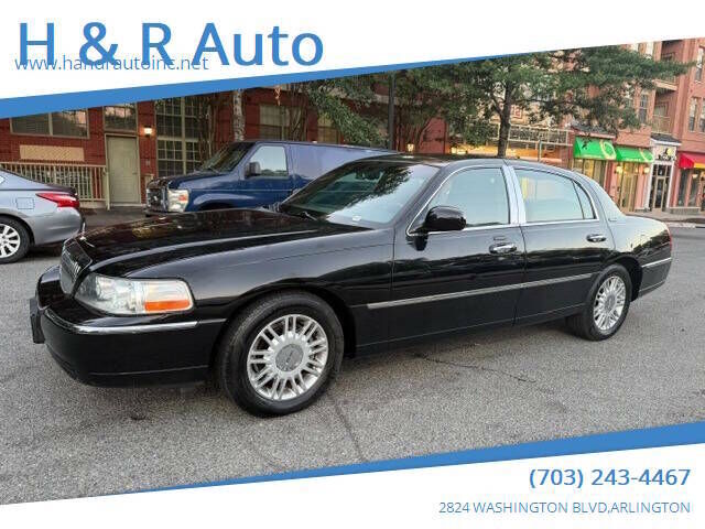 2011 LINCOLN Town Car