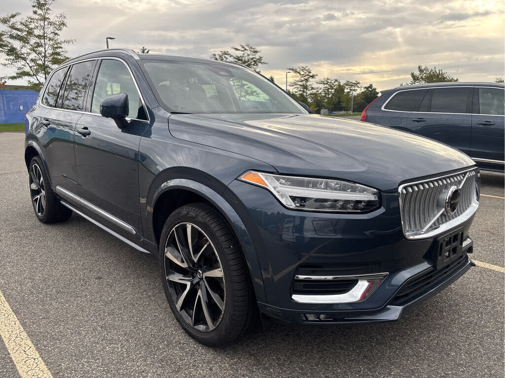 2023 VOLVO XC90