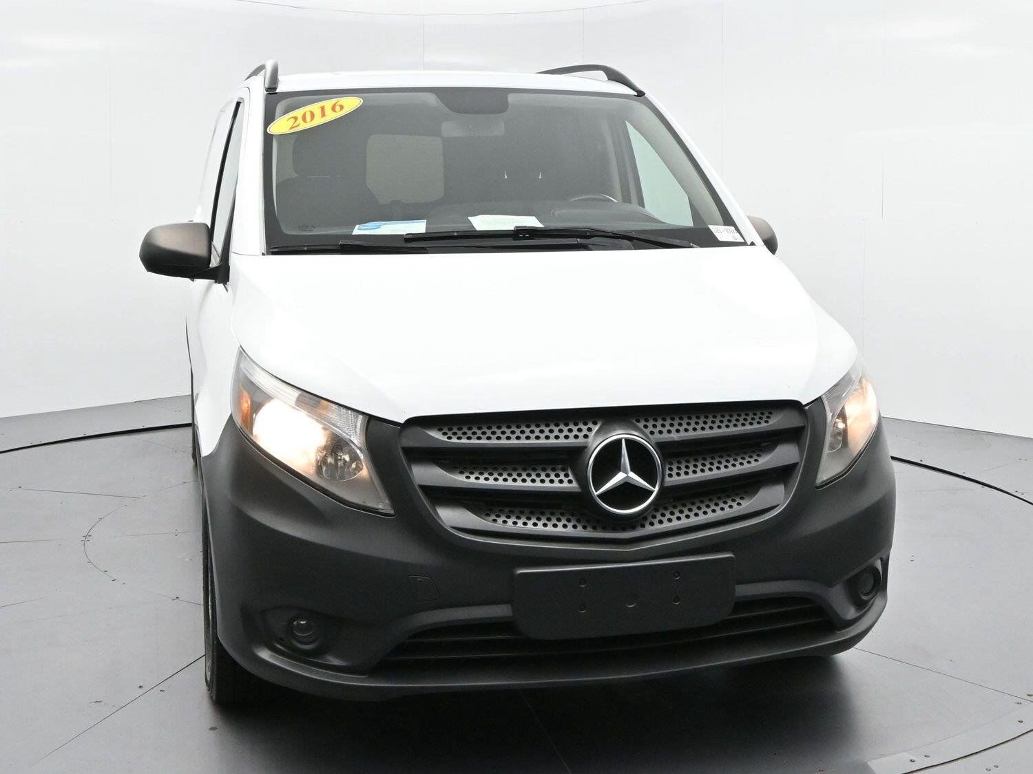 2016 Mercedes-Benz METRIS