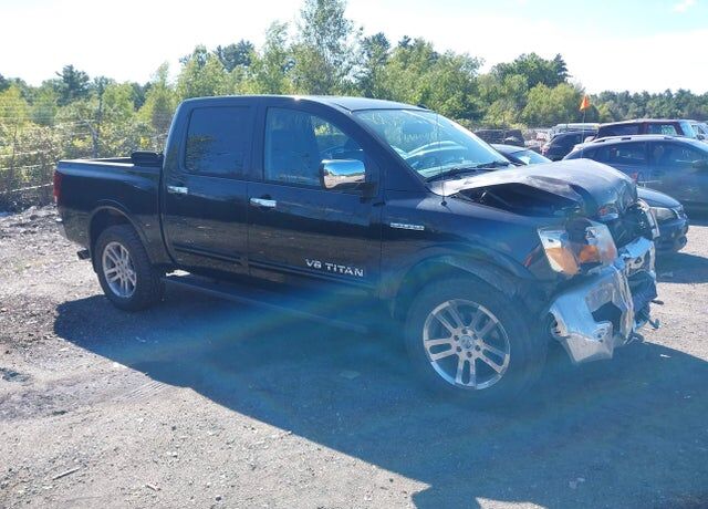 2011 NISSAN Titan