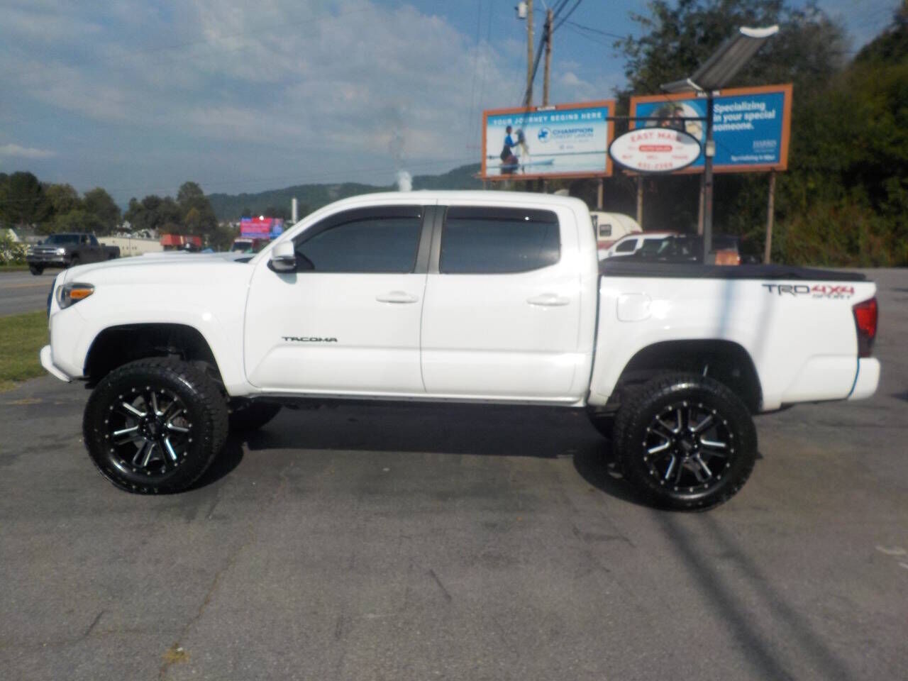 2016 TOYOTA Tacoma