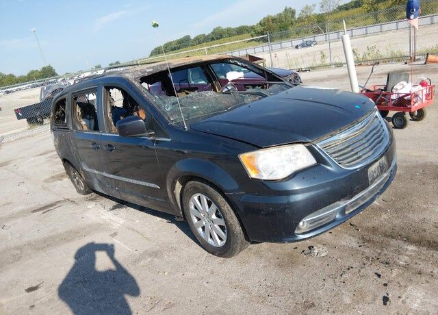 2014 CHRYSLER Town and Country