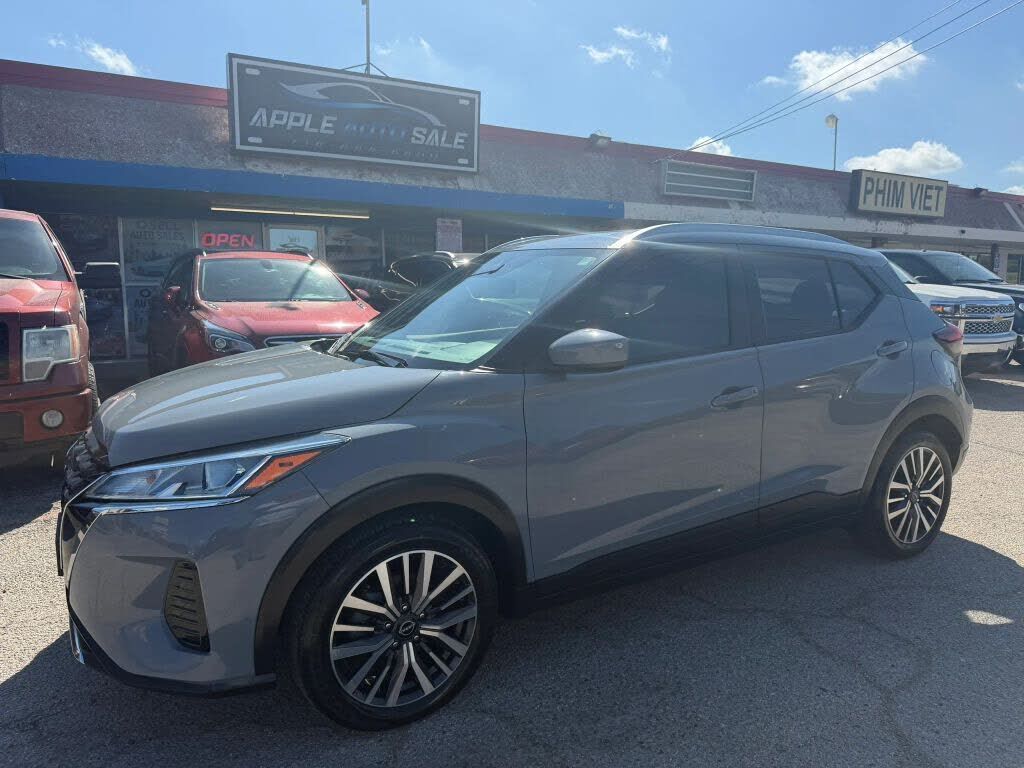2022 NISSAN Kicks