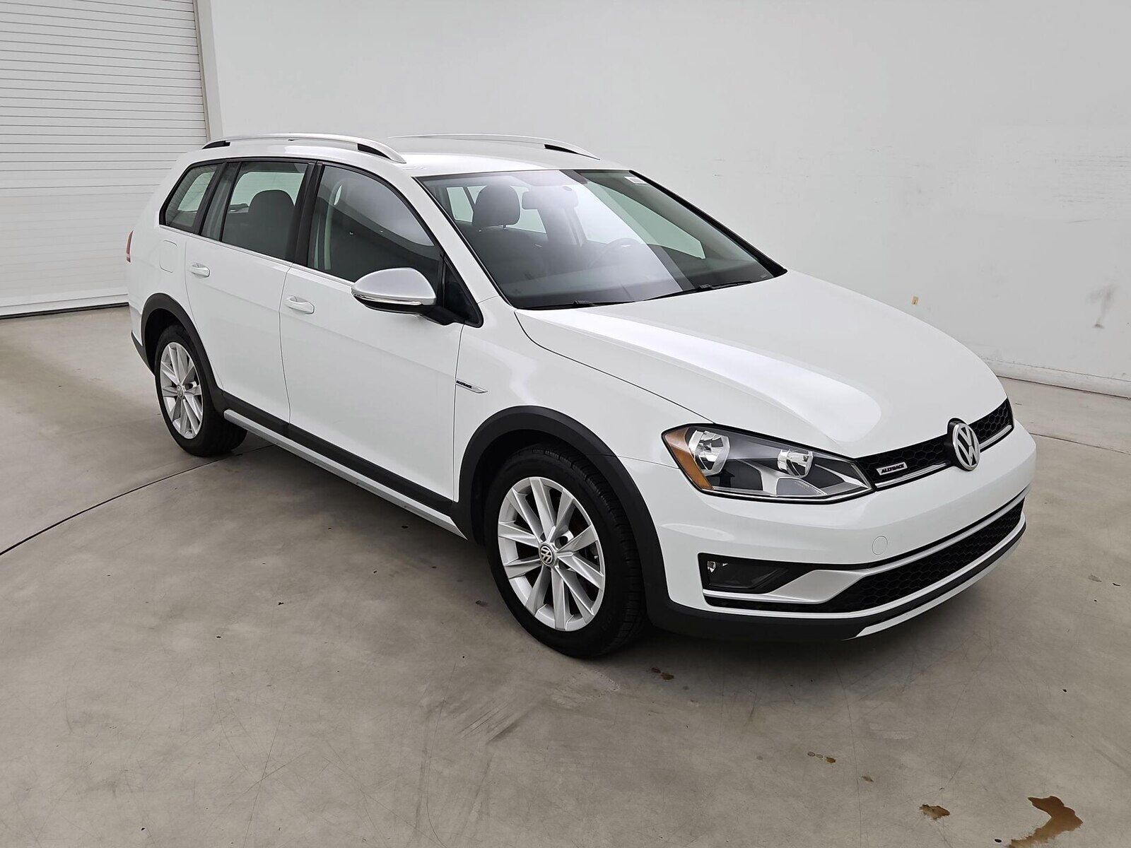 2017 VOLKSWAGEN Golf Alltrack