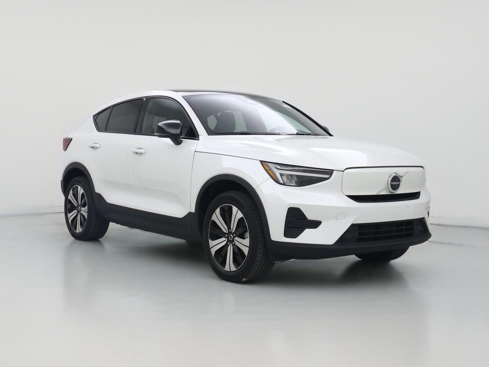 2023 VOLVO C40