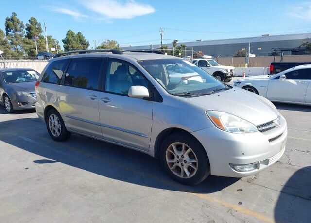 2004 TOYOTA Sienna