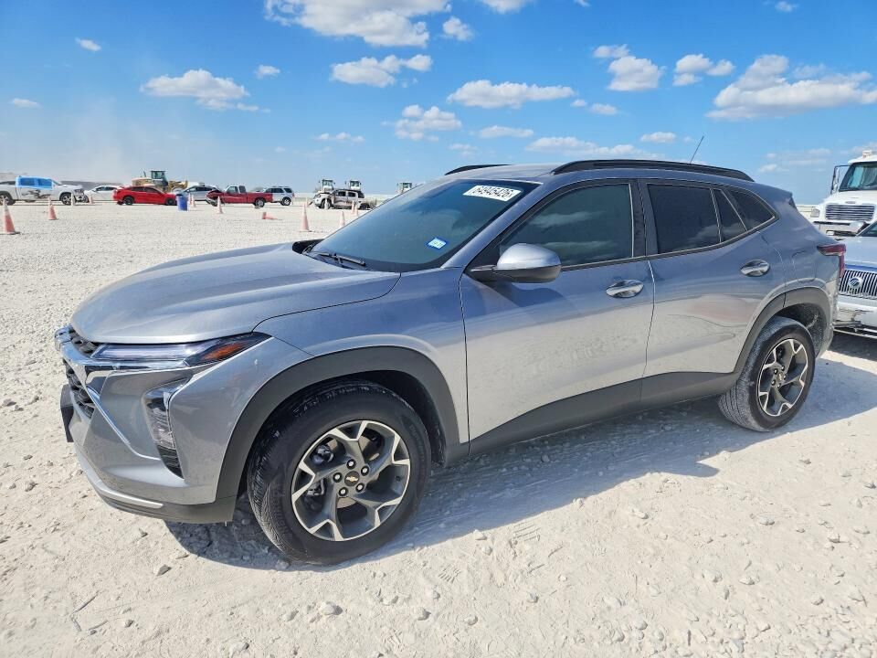 2026 CHEVROLET Trax