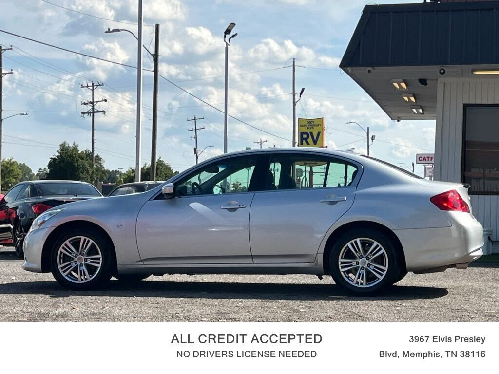 2015 INFINITI Q40