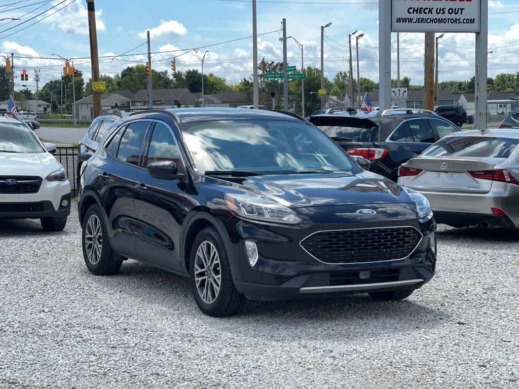 2020 FORD Escape
