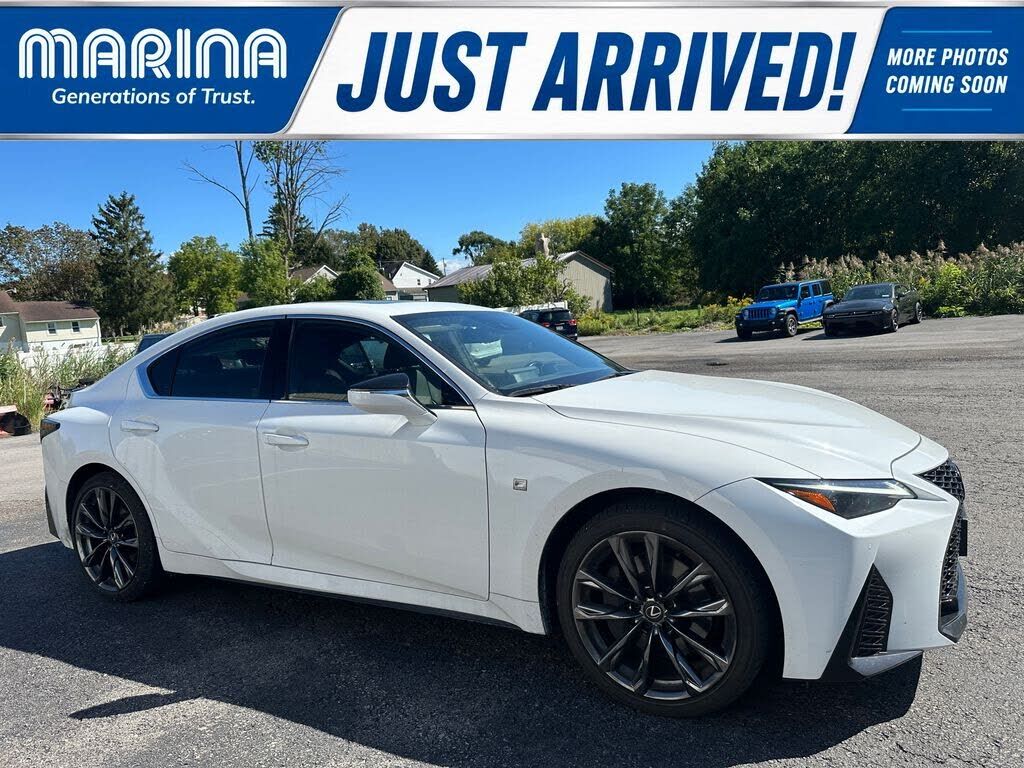 2023 LEXUS IS