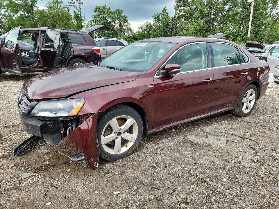 2014 VOLKSWAGEN Passat