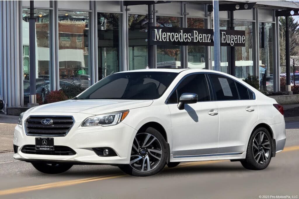 2017 SUBARU Legacy