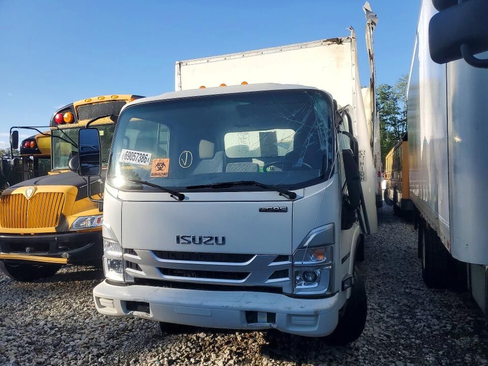 2023 ISUZU NPR-HD