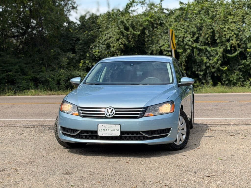 2012 VOLKSWAGEN Passat