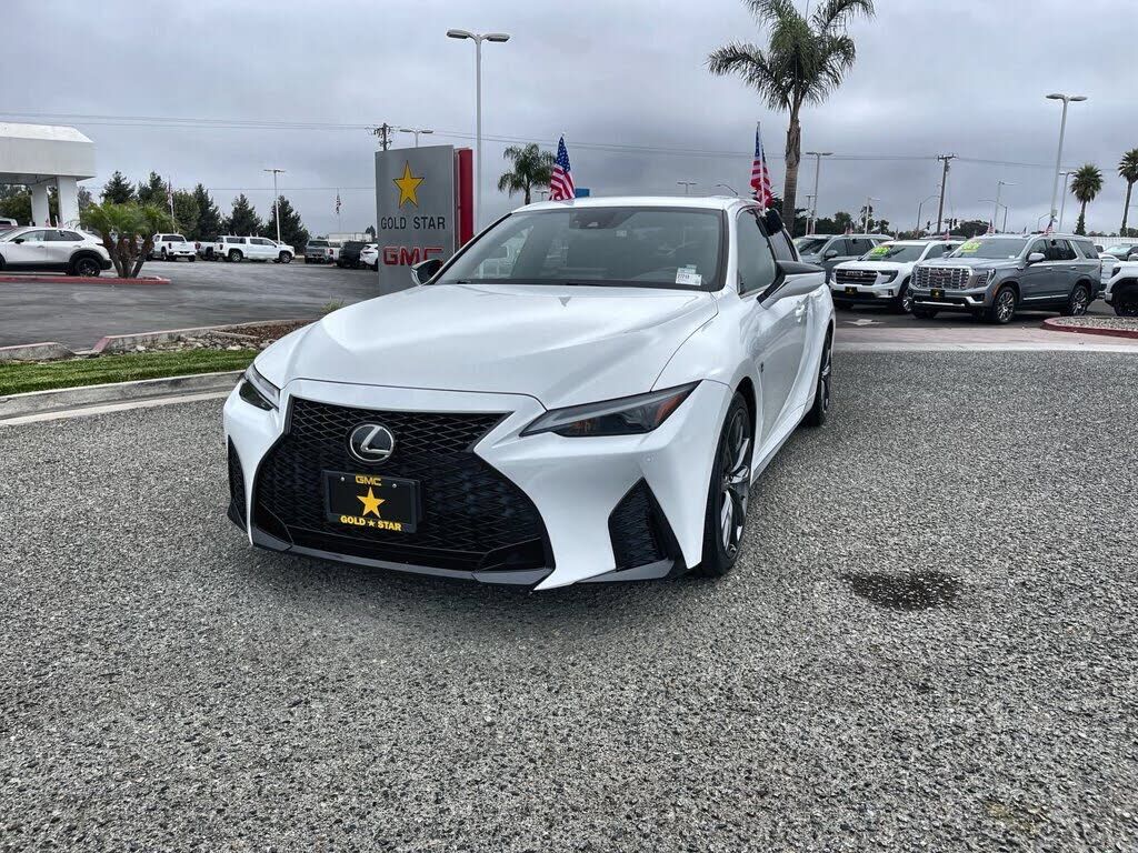 2021 LEXUS IS