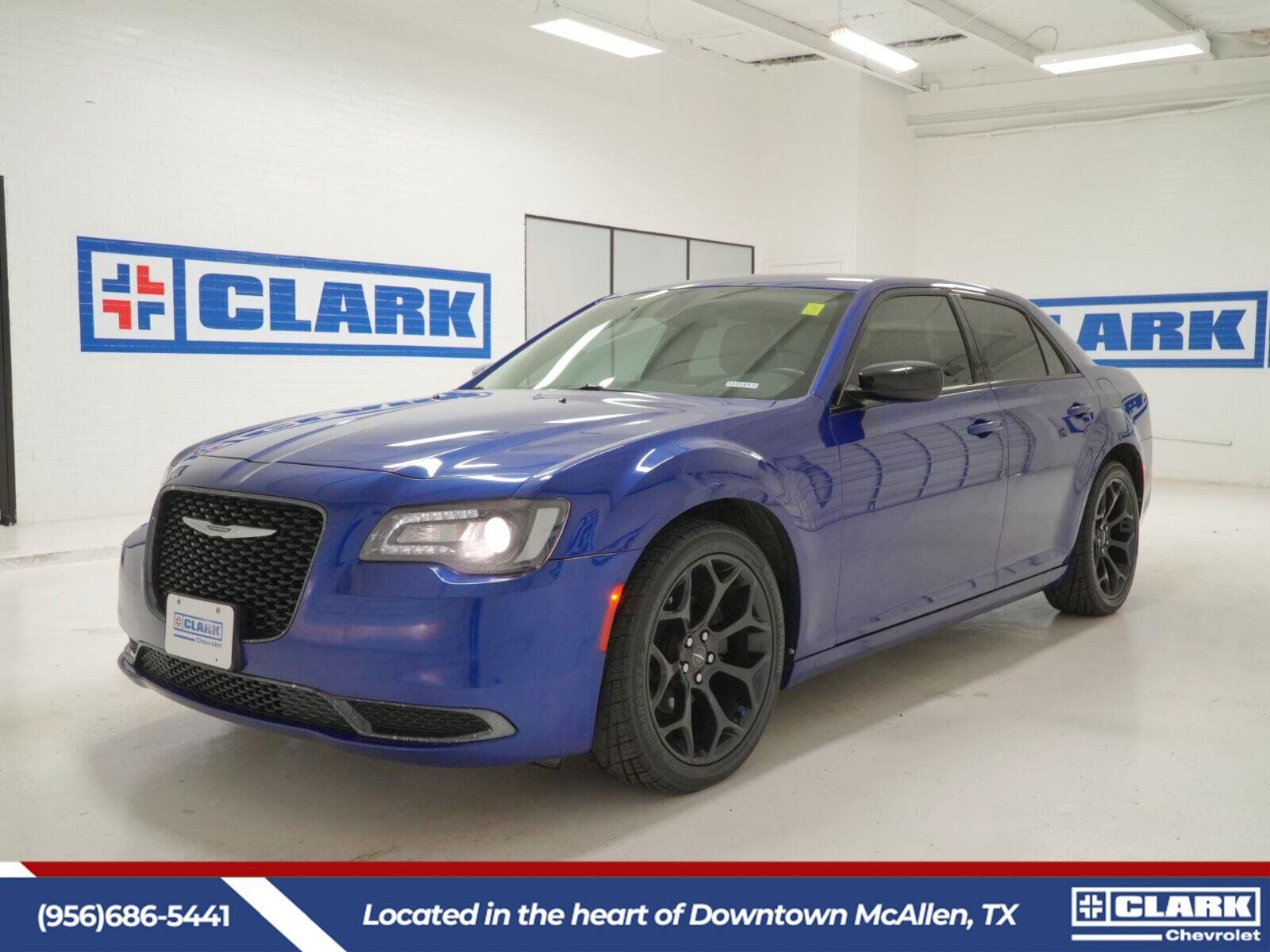 2019 CHRYSLER 300